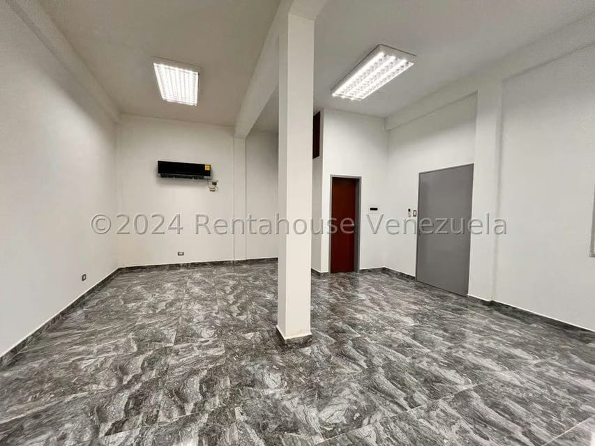 Comercial (Local Comercial) en Alquiler en Zona Oeste, Lara - 5