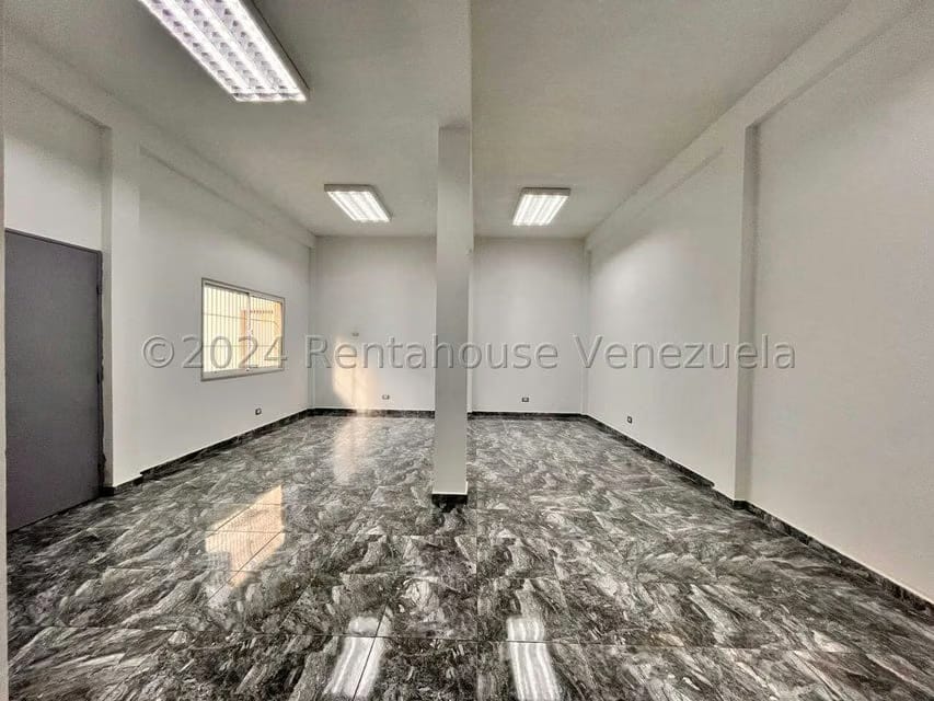 Comercial (Local Comercial) en Alquiler en Zona Oeste, Lara - 8