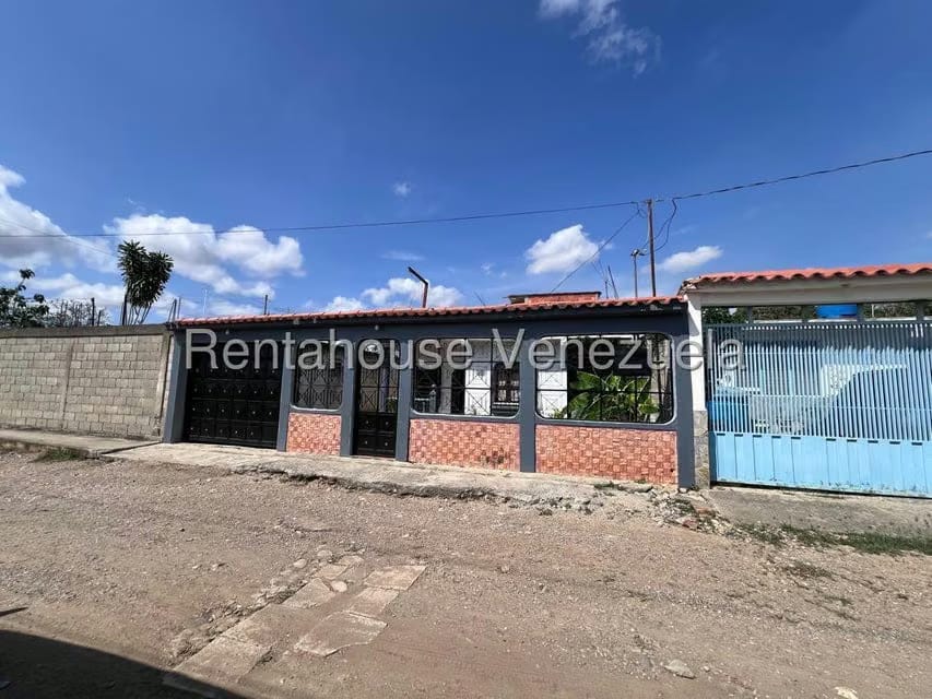 Casa (Duplex) en Venta en Parroquia El Cuji, Lara - 2