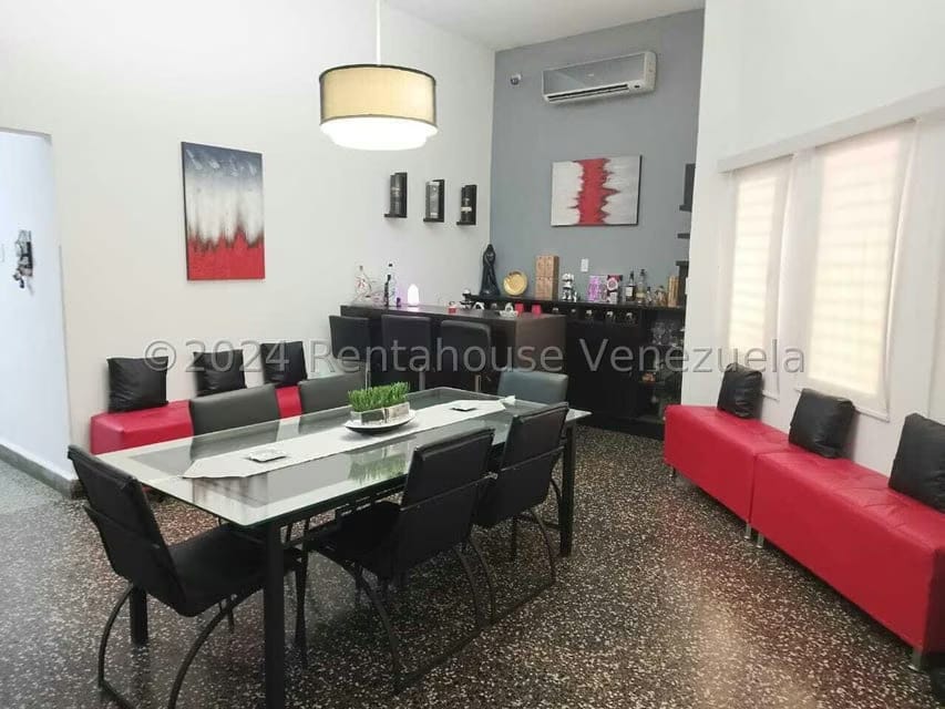 Casa (1 Nivel) en Venta en La Lago, Zulia - 11