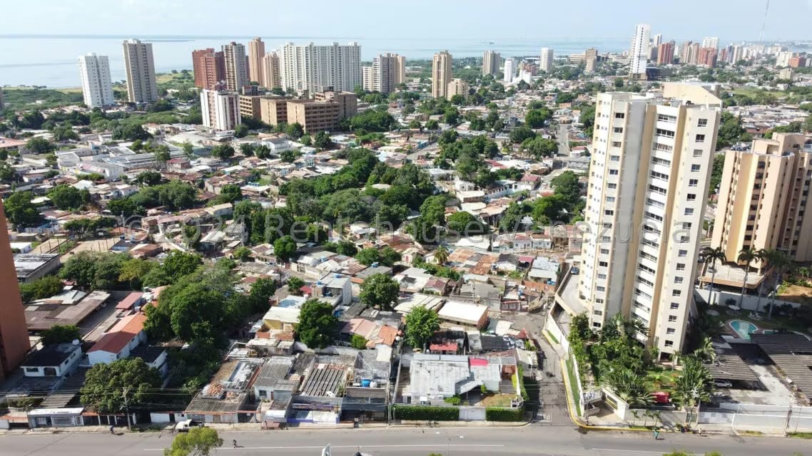Casa (1 Nivel) en Venta en La Lago, Zulia - 3