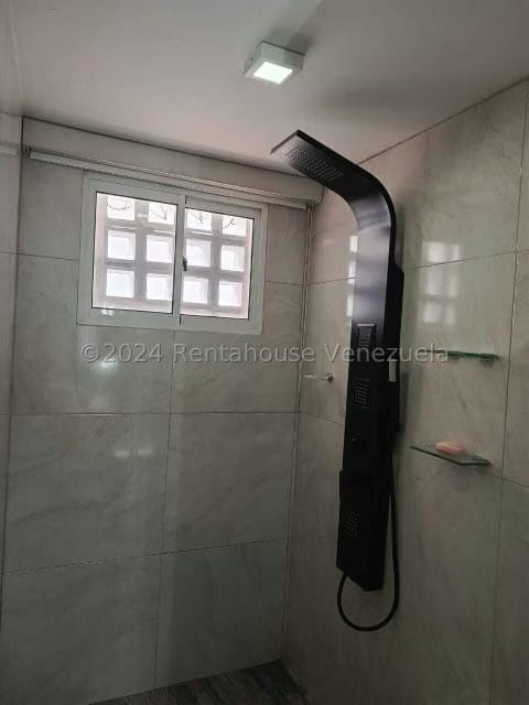 Casa (1 Nivel) en Venta en La Lago, Zulia - 21