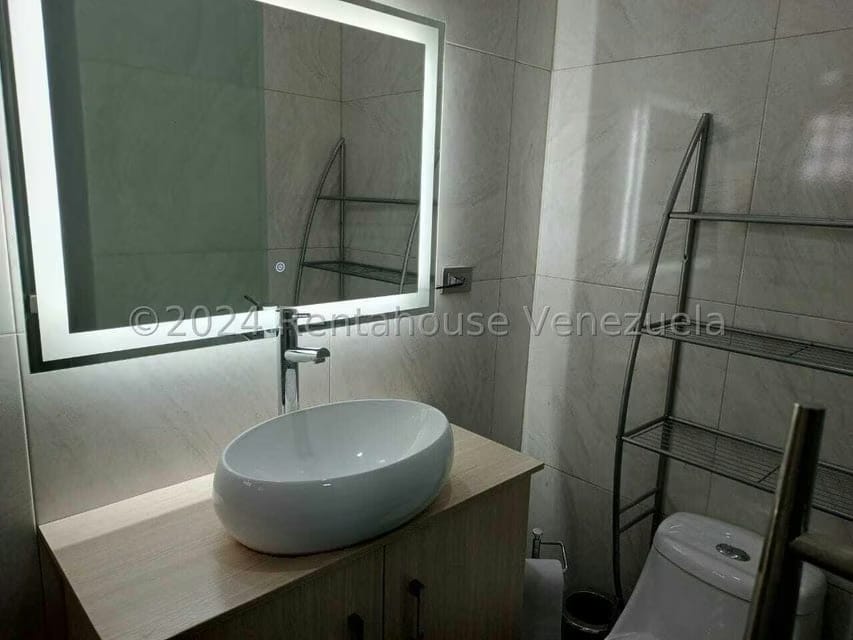 Casa (1 Nivel) en Venta en La Lago, Zulia - 28