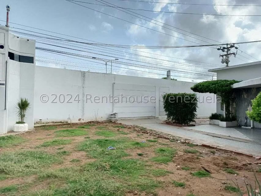 Casa (1 Nivel) en Venta en La Lago, Zulia - 30