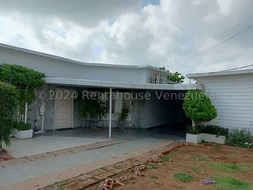 Casa (1 Nivel) en Venta en La Lago, Zulia - 31