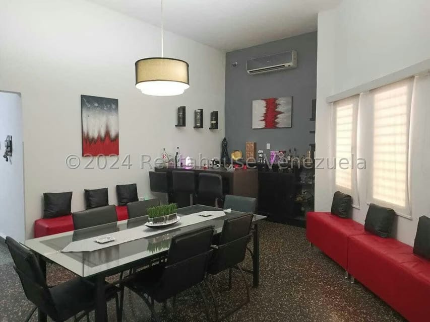 Casa (1 Nivel) en Venta en La Lago, Zulia - 10