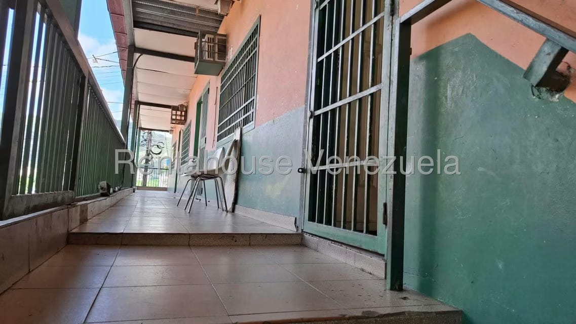 Comercial (Local Comercial) en Alquiler en Vista Alegre, Distrito Metropolitano - 8