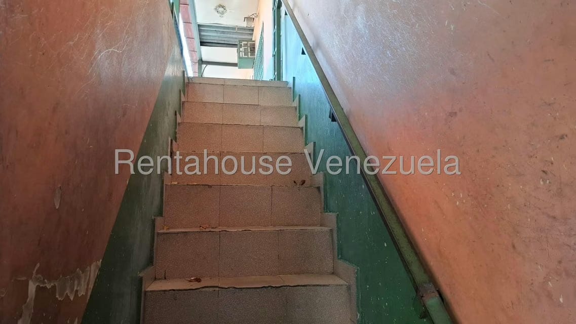 Comercial (Local Comercial) en Alquiler en Vista Alegre, Distrito Metropolitano - 10