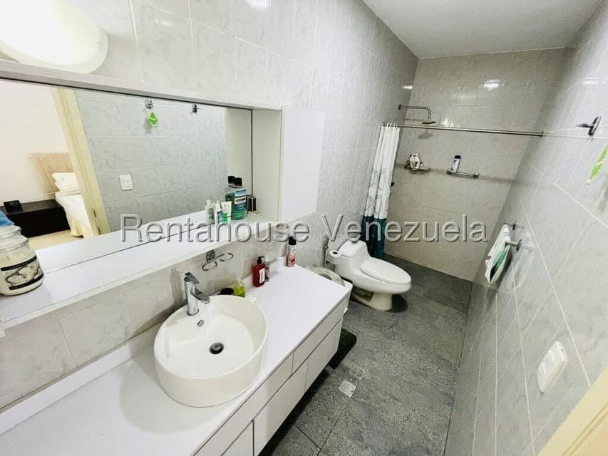 Casa (Duplex) en Venta en Cerro Verde, Distrito Metropolitano - 12