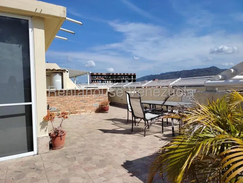 Apartamento (Duplex) en Alquiler en Buenaventura, Miranda - 24