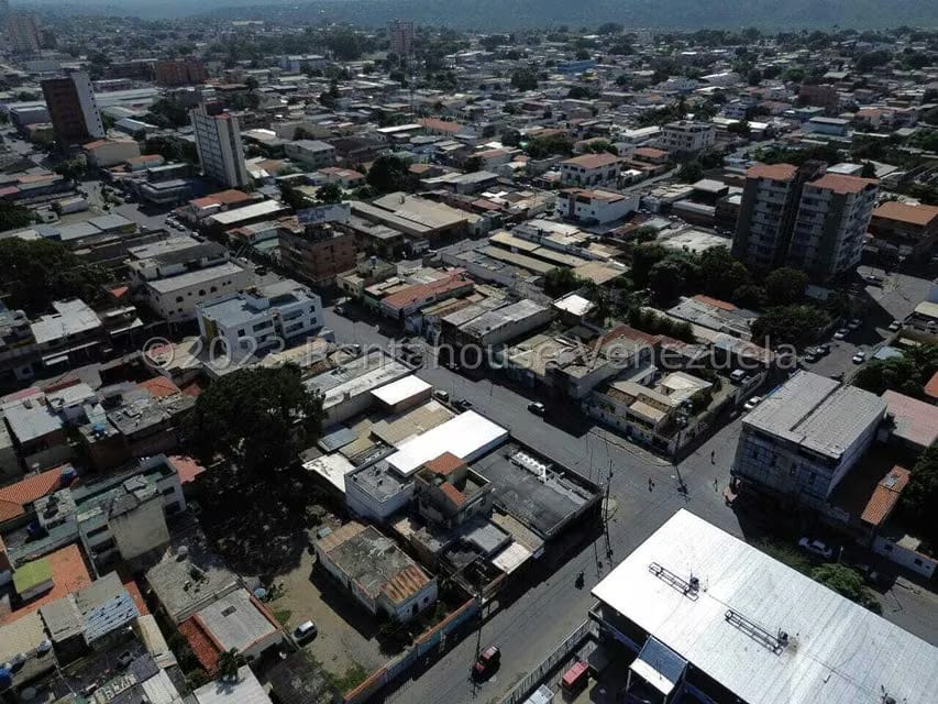 Comercial (Edificio) en Venta en Centro, Lara - 13