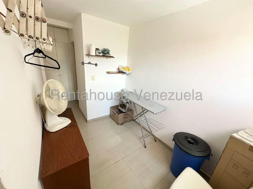 Apartamento (1 Nivel) en Venta en Prados del Este, Distrito Metropolitano - 16