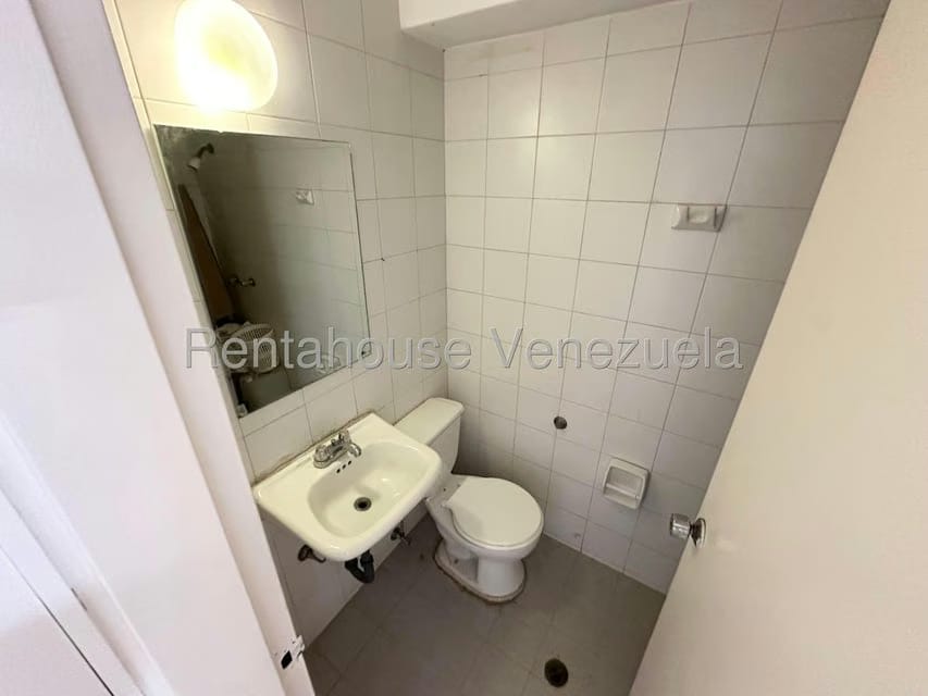 Apartamento (1 Nivel) en Venta en Prados del Este, Distrito Metropolitano - 17