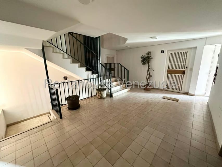 Apartamento (1 Nivel) en Venta en Prados del Este, Distrito Metropolitano - 18