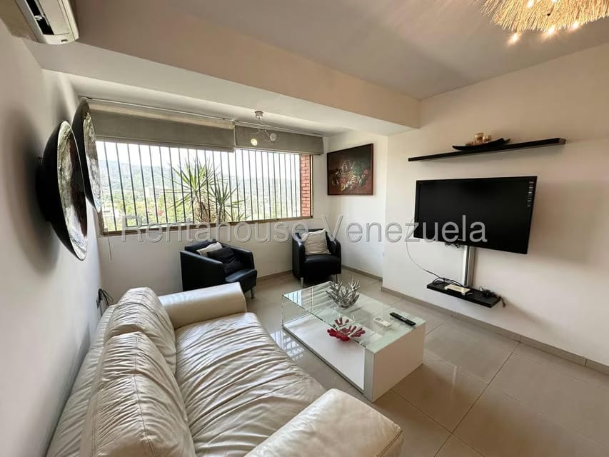 Apartamento (1 Nivel) en Venta en Prados del Este, Distrito Metropolitano - 3