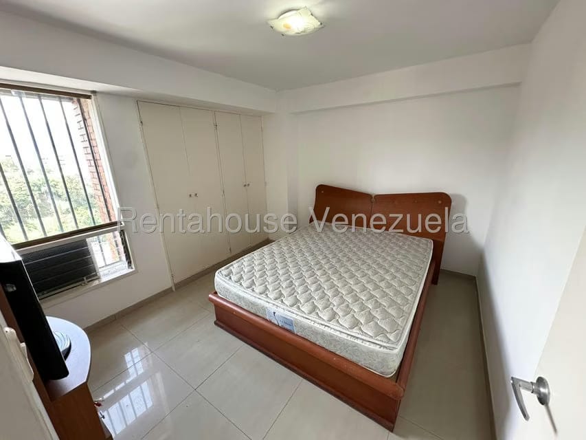 Apartamento (1 Nivel) en Venta en Prados del Este, Distrito Metropolitano - 8