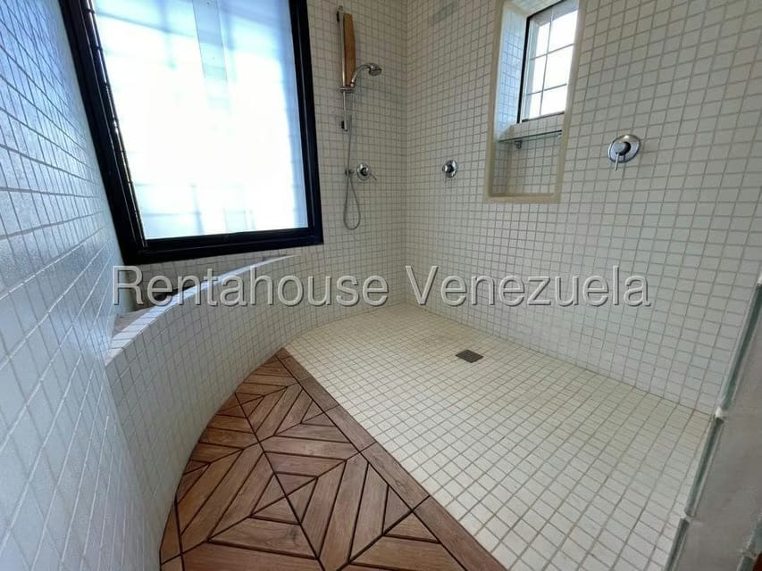 Casa (Multipes Niveles) en Venta en La Trinidad, Distrito Metropolitano - 46