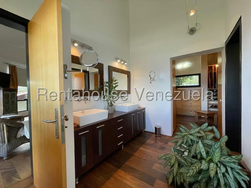 Casa (Multipes Niveles) en Venta en La Trinidad, Distrito Metropolitano - 47