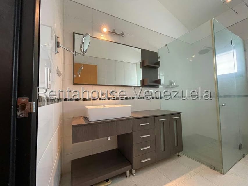 Casa (Multipes Niveles) en Venta en La Trinidad, Distrito Metropolitano - 48