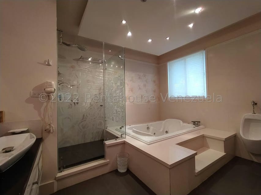 Casa (Duplex) en Venta en Lomas de Palmarito, Aragua - 68