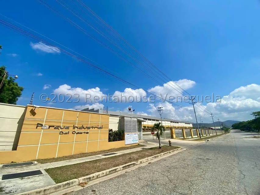 Comercial (Galpon - Deposito) en Venta en Zona Industrial 2, Lara - 2