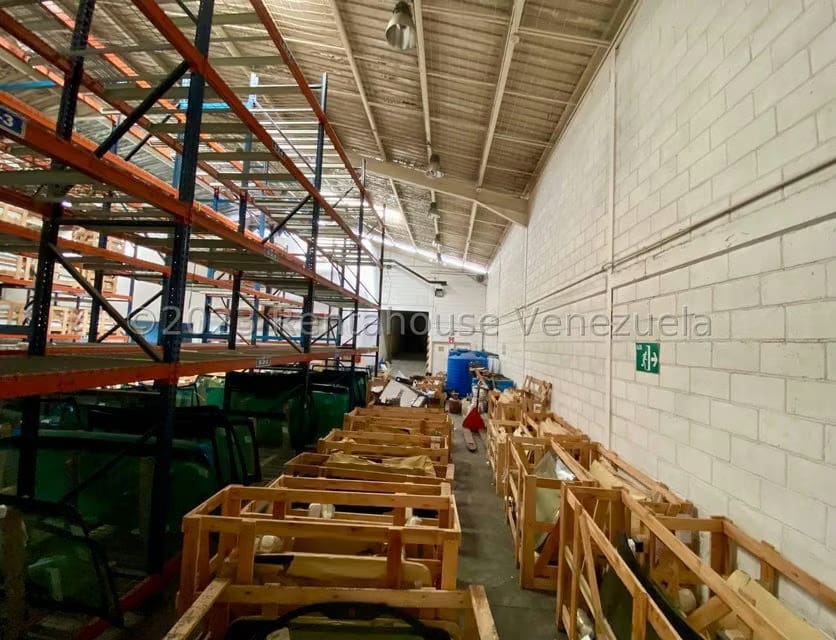 Comercial (Galpon - Deposito) en Venta en Zona Industrial 2, Lara - 18