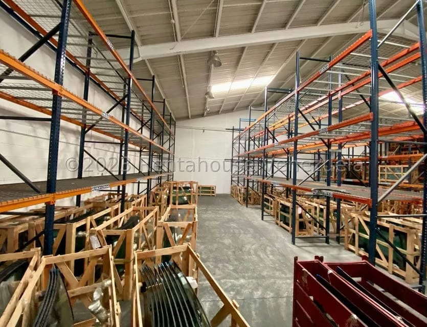 Comercial (Galpon - Deposito) en Venta en Zona Industrial 2, Lara - 32