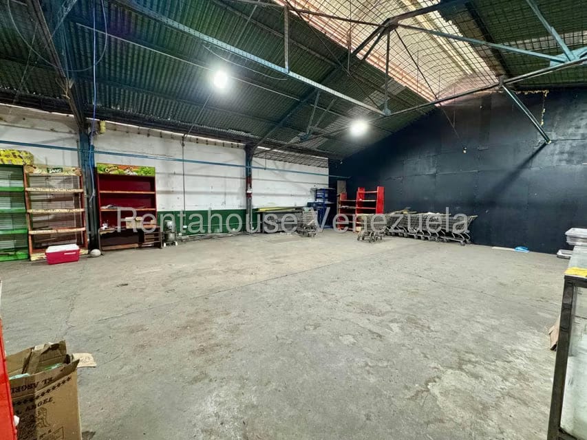 Comercial (Local Comercial) en Alquiler en Catia, Distrito Metropolitano - 13