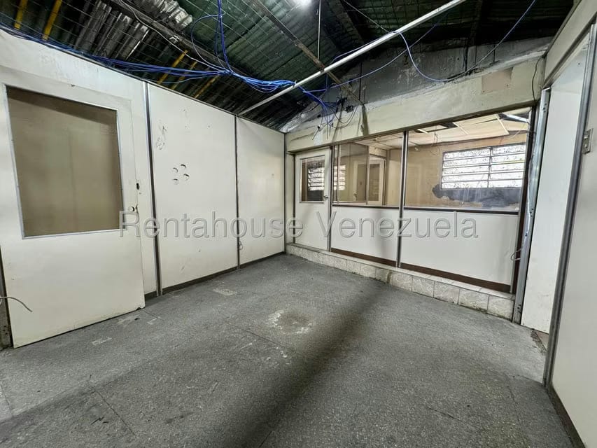 Comercial (Local Comercial) en Alquiler en Catia, Distrito Metropolitano - 24