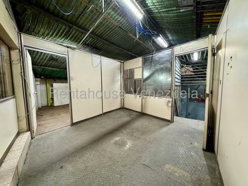 Comercial (Local Comercial) en Alquiler en Catia, Distrito Metropolitano - 26
