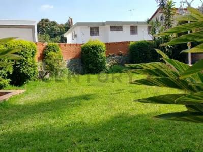 CASA EN VENTA URB. PRADOS DEL ESTE - 3