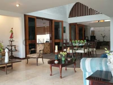 CASA EN VENTA URB. PRADOS DEL ESTE - 7