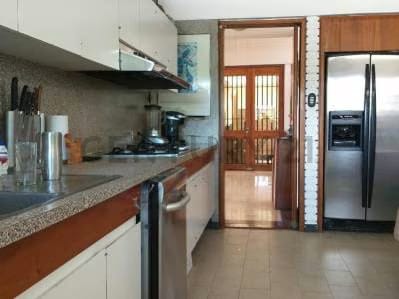 CASA EN VENTA URB. PRADOS DEL ESTE - 9