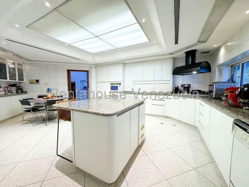 Casa (Multipes Niveles) en Venta en Macaracuay, Distrito Metropolitano - 18