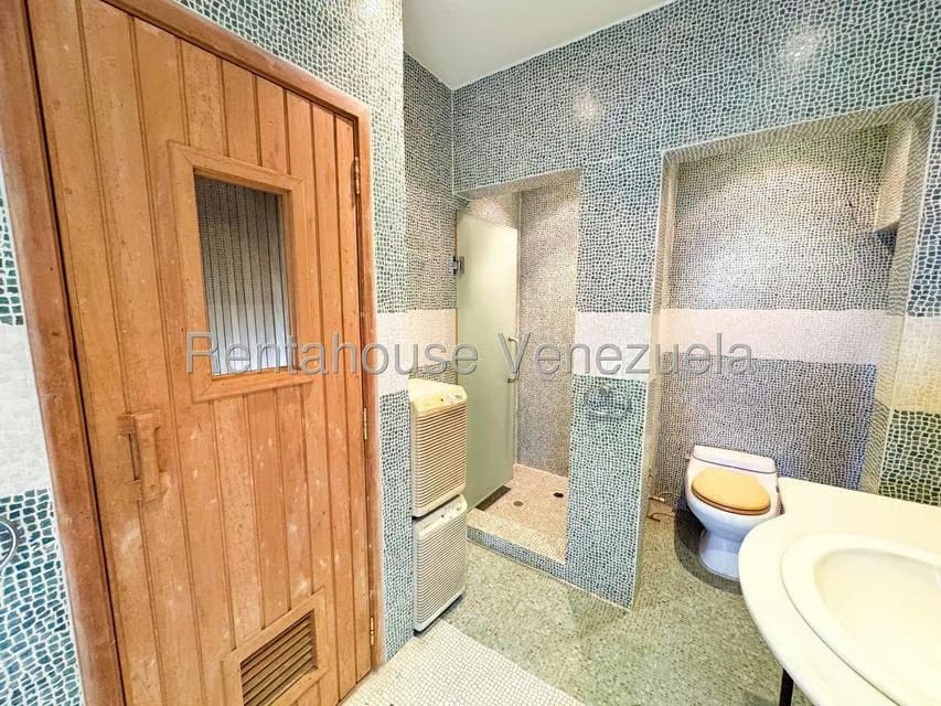Casa (Multipes Niveles) en Venta en Macaracuay, Distrito Metropolitano - 34