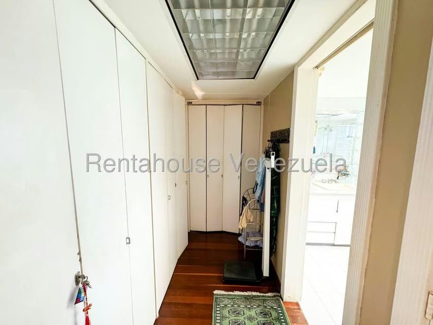 Casa (Multipes Niveles) en Venta en Macaracuay, Distrito Metropolitano - 42