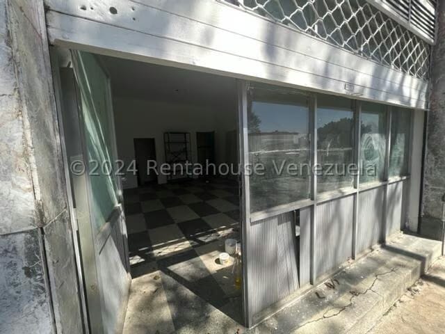 Comercial (Local Comercial) en Venta en Vista Alegre, Distrito Metropolitano - 3