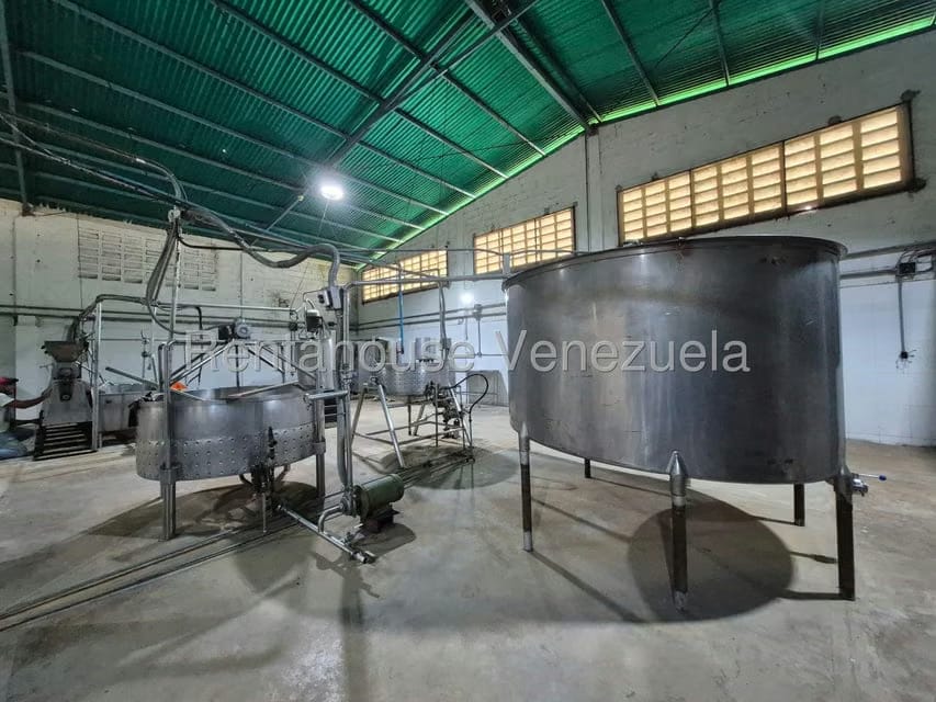 Comercial (Galpon - Deposito) en Venta en Los Naranjos, Aragua - 29