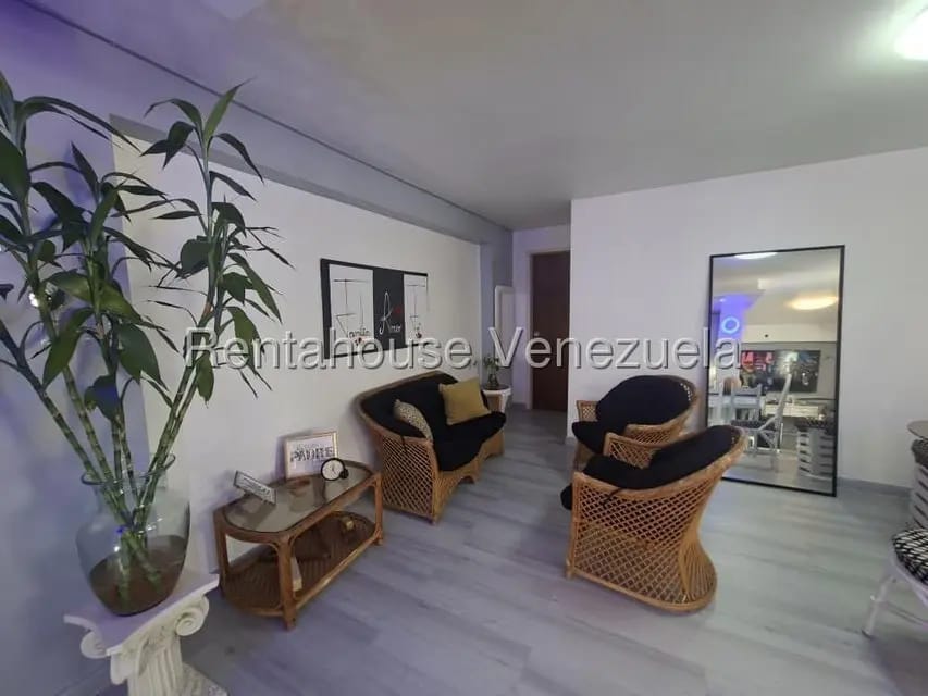 Apartamento (1 Nivel) en Venta en Parroquia Altagracia, Distrito Metropolitano - 2