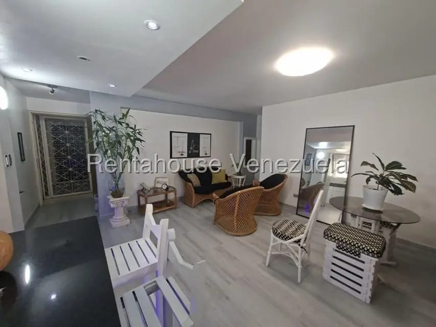 Apartamento (1 Nivel) en Venta en Parroquia Altagracia, Distrito Metropolitano - 3