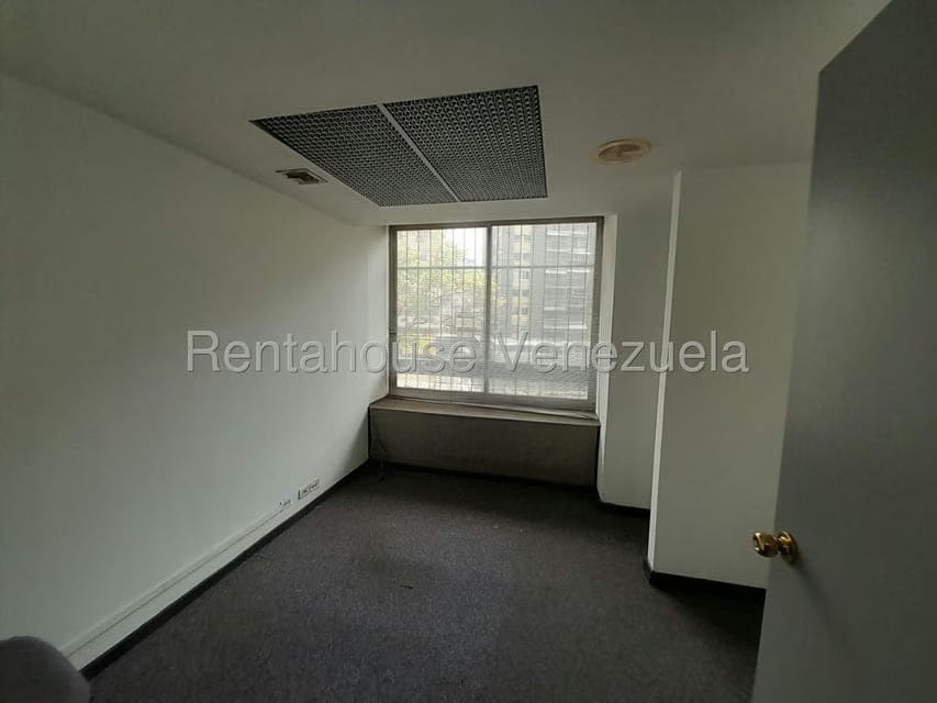 Comercial (Oficina) en Alquiler en El Marques, Distrito Metropolitano - 9