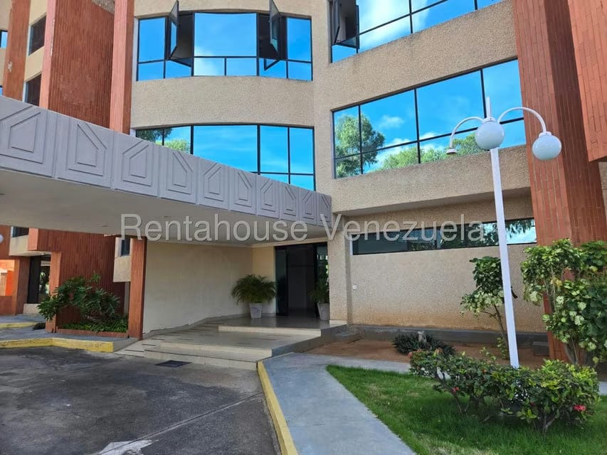 Apartamento (1 Nivel) en Alquiler en Cristobal Colon, Zulia - 2