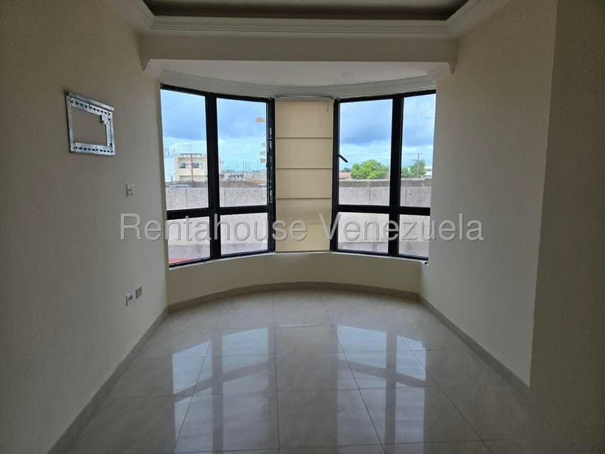 Apartamento (1 Nivel) en Alquiler en Cristobal Colon, Zulia - 11