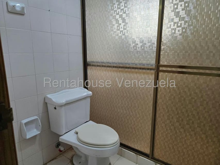 Apartamento (1 Nivel) en Alquiler en Cristobal Colon, Zulia - 13