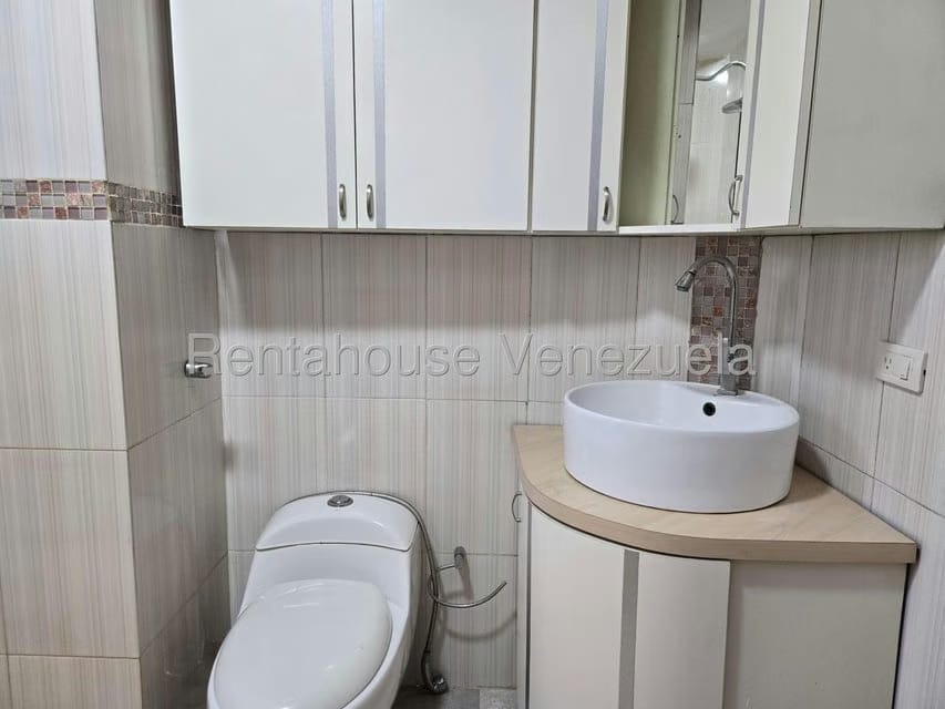 Apartamento (1 Nivel) en Alquiler en Cristobal Colon, Zulia - 14