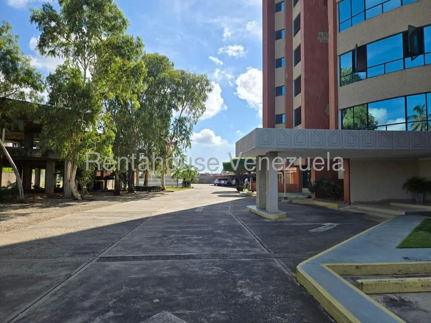 Apartamento (1 Nivel) en Alquiler en Cristobal Colon, Zulia - 3