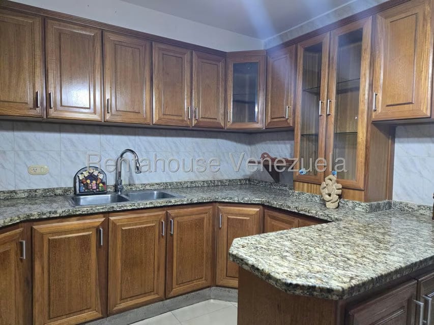 Apartamento (1 Nivel) en Alquiler en Cristobal Colon, Zulia - 5