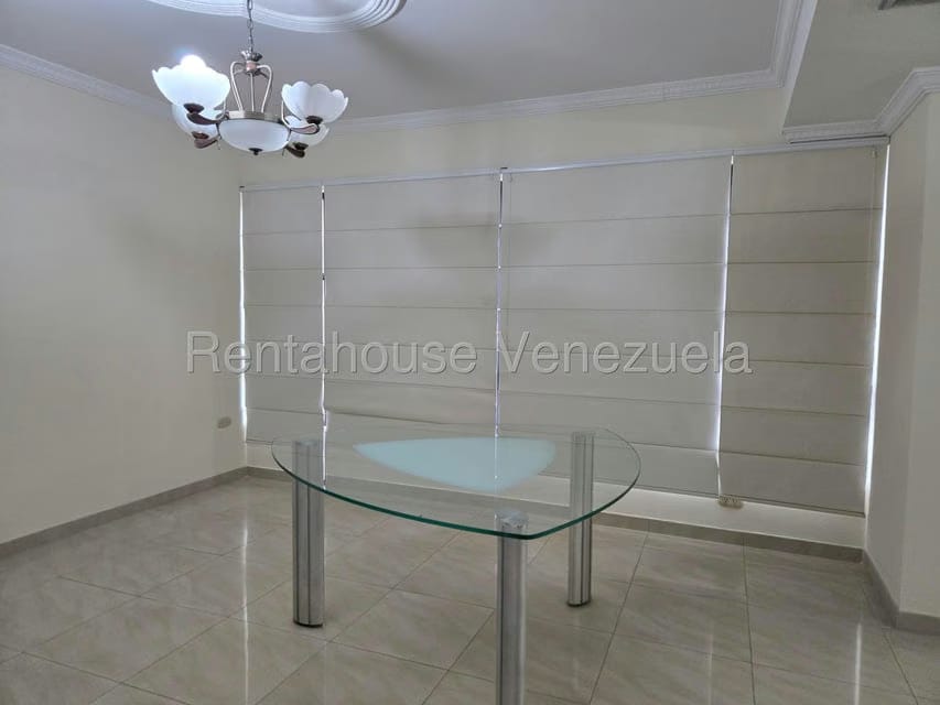 Apartamento (1 Nivel) en Alquiler en Cristobal Colon, Zulia - 10