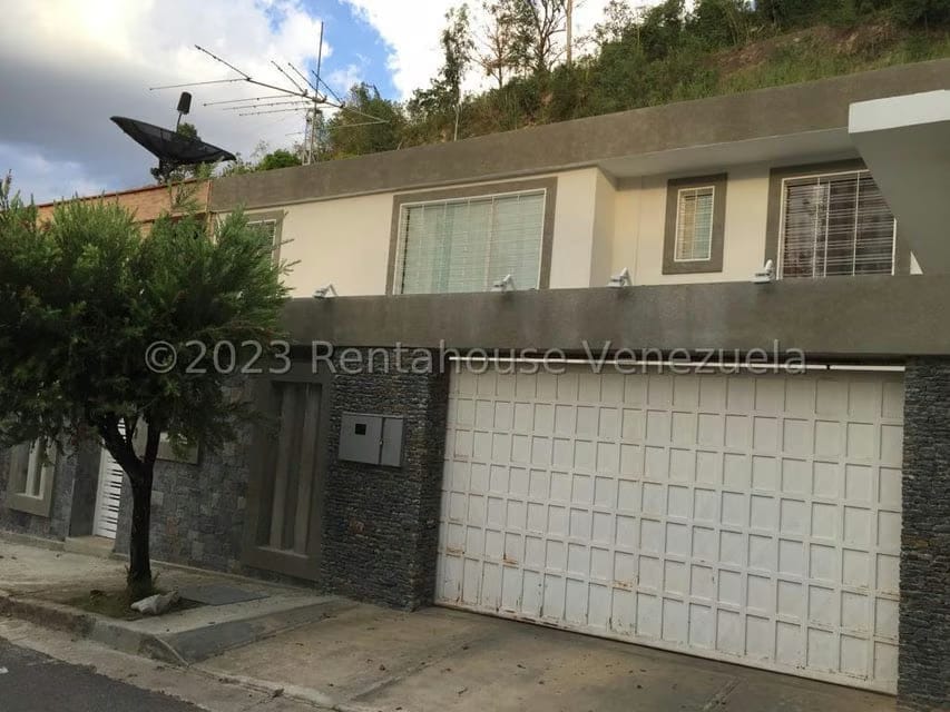 Casa (Multipes Niveles) en Venta en Los Pomelos, Distrito Metropolitano