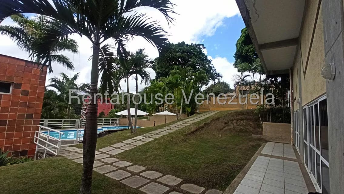Apartamento (Duplex) en Venta en Parque Oripoto, Distrito Metropolitano - 2